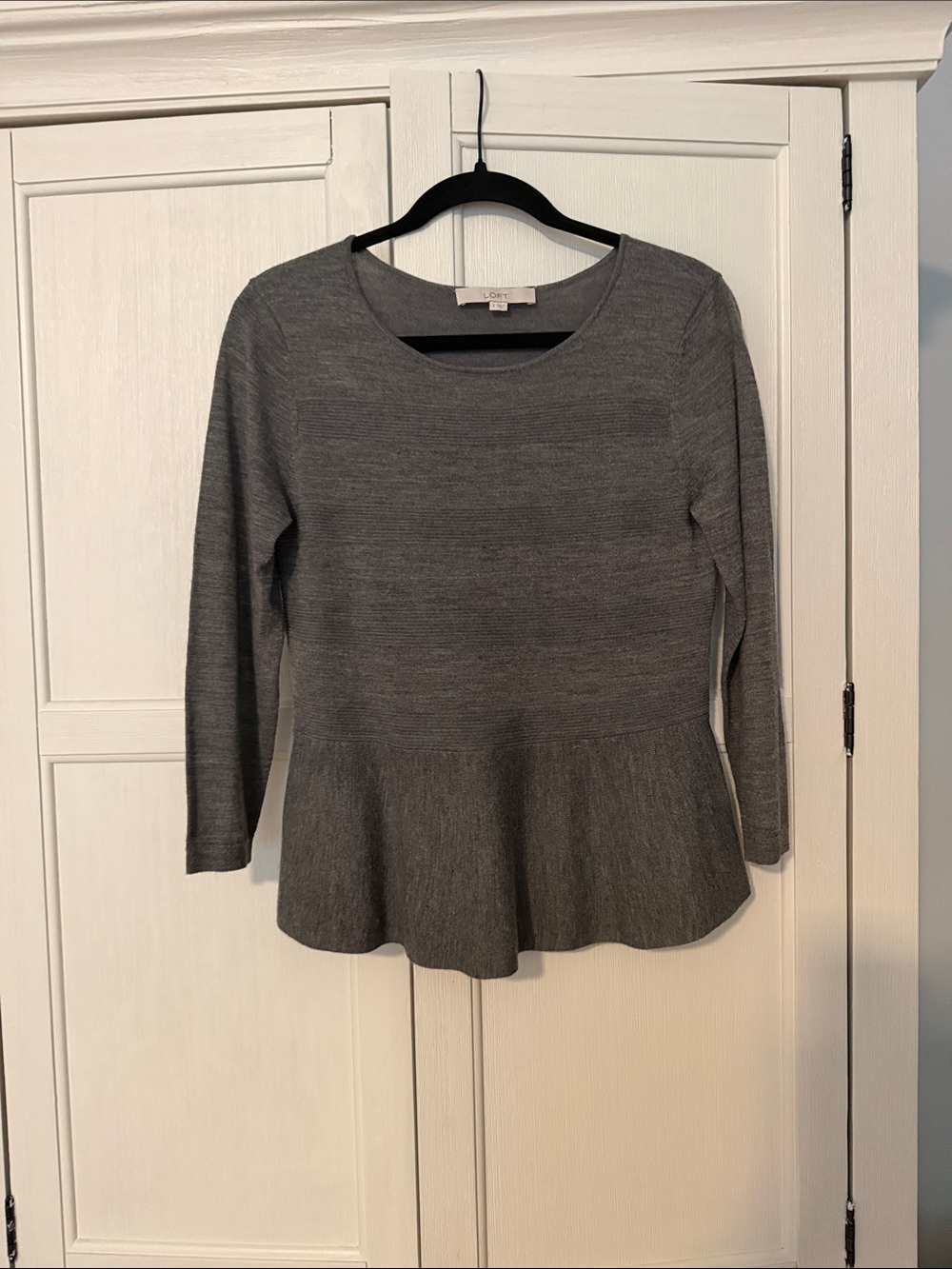 LOFT Gray Peplum Long-Sleeve Knit Top